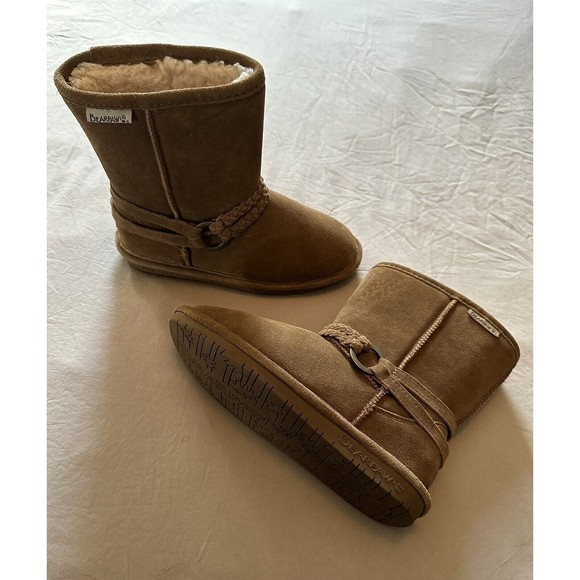 Suede Bearpaws booties size 3 kids/big kids In Color Tan - Picture 2 of 5